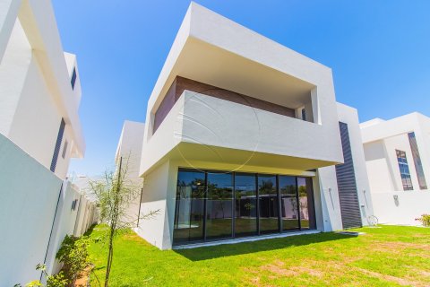 Снять в аренду квартиру на Остров Яс, Абу-Даби, ОАЭ 5 спален, 568м2, № 662878 - фото 1