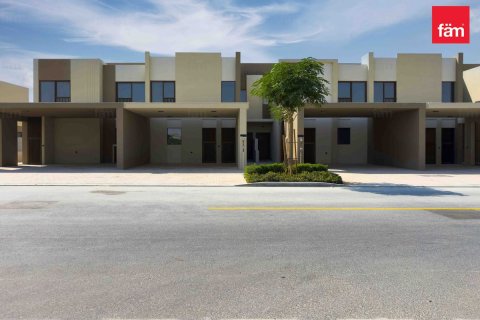 Townhouse sa Dubai, UAE 3 silid-tulugan, 16449.8 sq.m. № 652142 - larawan 2