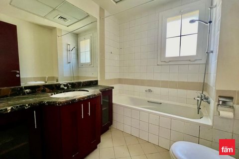 Таунхаус Дубай, БАӘ-да 3 жатын бөлмелер, 523.7 м² № 641369 - фото 11