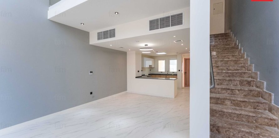 Townhouse in Dubai, UAE 2 bedrooms, 102.4 sq.m. № 758506