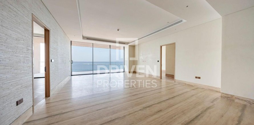 Apartment in Palm Jumeirah, Dubai, UAE 2 bedrooms, 205.22 sq.m. № 745742