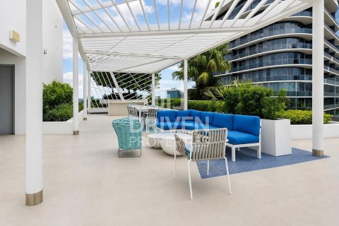 Apartamento en venta en Dubai Residence Complex, Dubai, EAU 1 dormitorio, 63.55 m2 № 755975 - foto 8