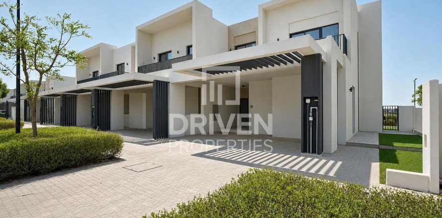 Huvila Dubai South (Dubai World Central), Dubai, Arabiemiraatit 4 makuuhuonetta, 238.11 m2 № 759077
