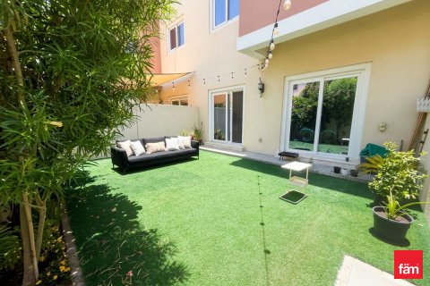 Casa urbana para arrendamento em Dubai, EAU 3 quartos, 164.7 m2 № 721311 - foto 1