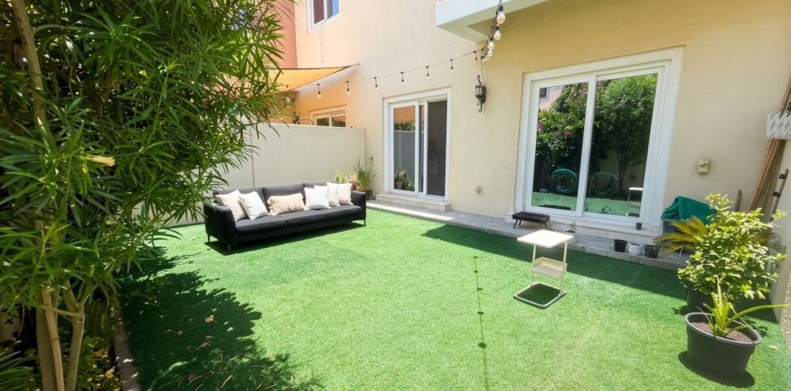 Casa urbana em Dubai, EAU 3 quartos, 164.7 m2 № 721311