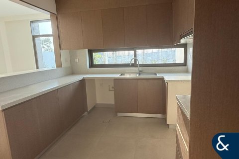 Al Furjan、Dubai、UAE にあるタウンハウスの賃貸物件 4ベッドルーム、335 m2、No668276 - 写真 3