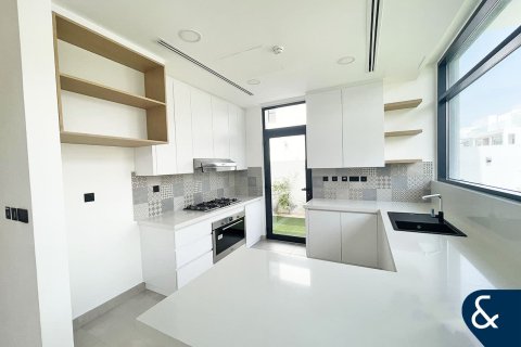 Villa til leie i Jumeirah Golf Estates, Dubai, Emiratene 4 soverom, 319 kvm Nr. 668272 - Foto 5