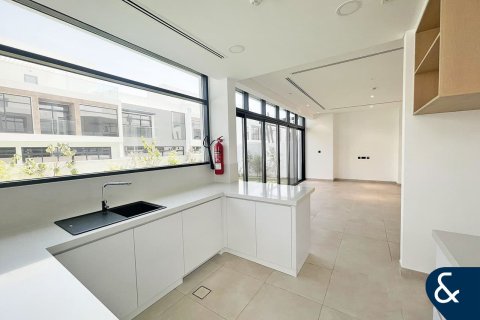 Villa til leie i Jumeirah Golf Estates, Dubai, Emiratene 4 soverom, 319 kvm Nr. 668272 - Foto 6