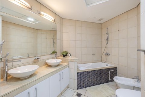 Appartement te koop in Palm Jumeirah, Dubai, VAE 2 slaapkamers, 147.36 vr.m., nr 637811 - foto 14