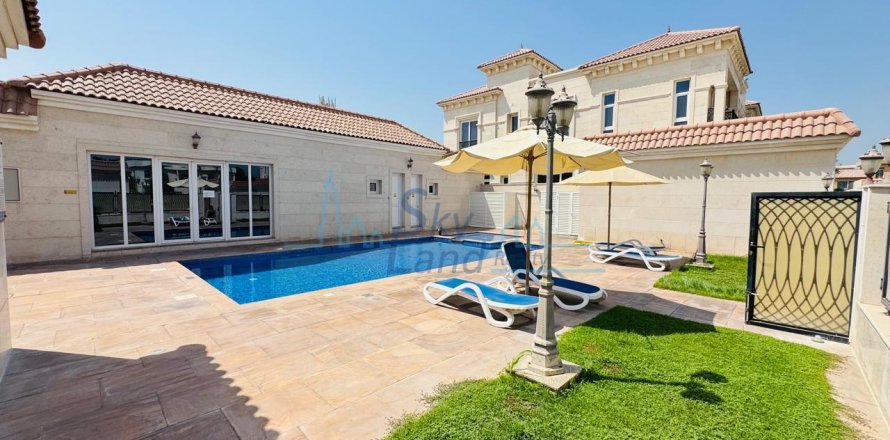 Villa i Jumeirah, Dubai, Emiratene 5 soverom, 371.6 kvm nr. 645112