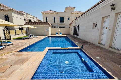Vila di Jumeirah, Dubai, UEA 5 kamar tidur, 371.6 m2 nomor 645112 - foto 2