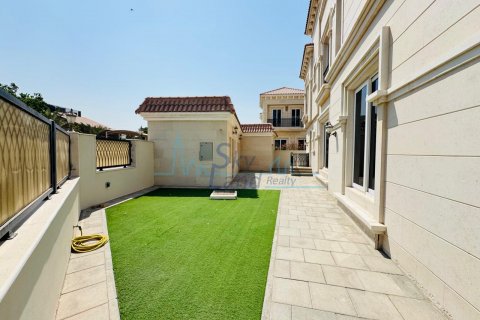 Vila di Jumeirah, Dubai, UEA 5 kamar tidur, 371.6 m2 nomor 645112 - foto 11