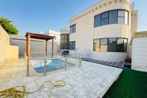 וילה להשכרה ב Jumeirah, Dubai, איחוד האמירויות  5 חדרי שינה, 557.4 מ"ר, מספר 645111 - תמונה 1