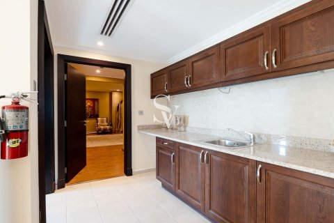 Vila v Jumeirah Park, Dubai, SAE 4 spálne, 768 m2 č. 705069 - Fotografia 19