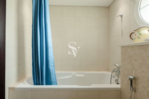 Vila v Jumeirah Park, Dubai, SAE 4 spálne, 768 m2 č. 705069 - Fotografia 17