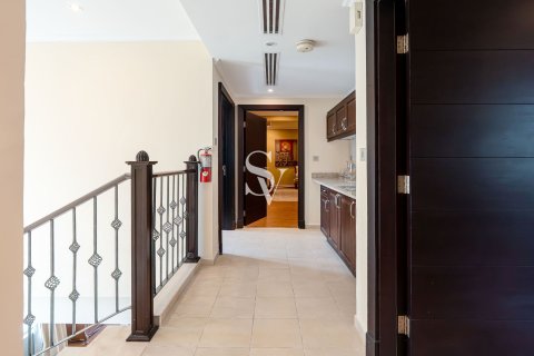 Vila v Jumeirah Park, Dubai, SAE 4 spálne, 768 m2 č. 705069 - Fotografia 18