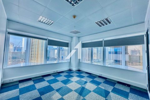 Oficiu în Sheikh Zayed Road, Dubai, EAU 186 mp.  №702759