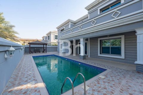 Villa till försäljning i Falcon City of Wonders, Dubai, UAE 5 sovrum, 814 kvm Nr. 643720 - fotografi 5