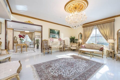Villa till försäljning i Falcon City of Wonders, Dubai, UAE 5 sovrum, 814 kvm Nr. 643720 - fotografi 9