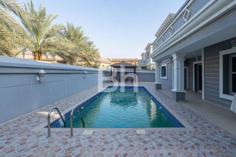 Villa till försäljning i Falcon City of Wonders, Dubai, UAE 5 sovrum, 814 kvm Nr. 643720 - fotografi 8