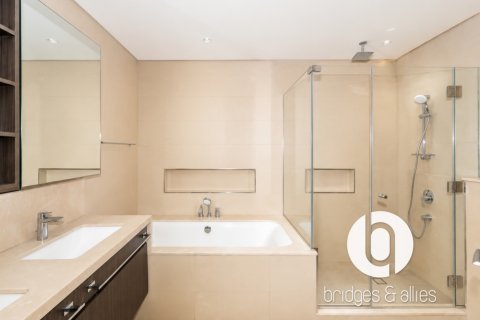 Apartamento en alquiler en Downtown Dubai (Downtown Burj Dubai), Dubai, EAU 3 dormitorios, 151 m2 № 739406 - foto 18