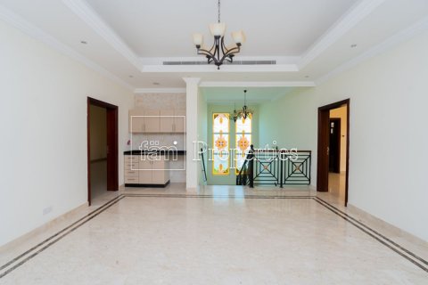 Vila u gradu Dubai, UAE 5 spavaće sobe, 726.1 m2 Br. 708028 - Slika 8