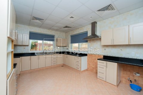 Vila u gradu Dubai, UAE 5 spavaće sobe, 726.1 m2 Br. 708028 - Slika 3