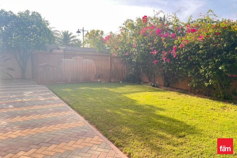 Vila u gradu Dubai, UAE 5 spavaće sobe, 726.1 m2 Br. 708028 - Slika 6