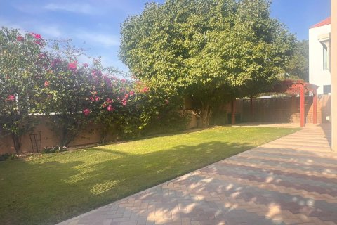 Vila u gradu Dubai, UAE 5 spavaće sobe, 726.1 m2 Br. 708028 - Slika 7