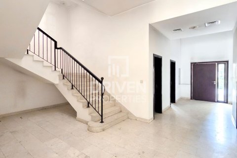 فيلا للبيع في فيلات، دبي، الإمارات العربية المتحدة 5 غرفة نوم ، 585.29 متر مربع ، رقم 742454 - صورة 14