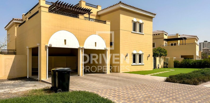 فيلا في فيلات، دبي 5 غرفة نوم ، 585.29 متر مربع . ر قم 742454
