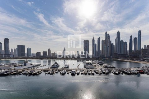 דירה ב Dubai Harbour, Dubai, איחוד האמירויות 2 חדרי שינה, 115.66 מ