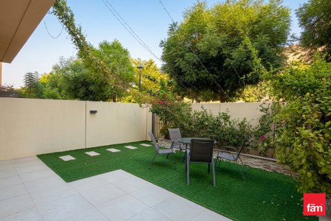 Dubai, BAE’de kiralık sıra ev 3 yatak odası, 164.8 m² No 721664 - fotoğraf 2