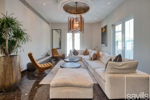 Villa en Umm Suqeim, Dubai, EAU 5 dormitorios, 3716.03 m² № 747798