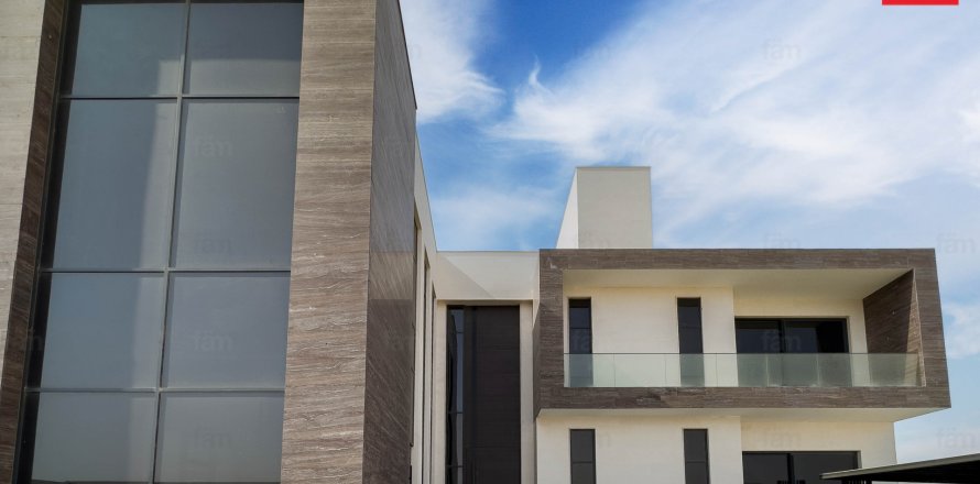 Vilë në Dubai, Emiratet e Bashkuara Arabe 5 dhoma gjumi, 1115 m2. № 631878