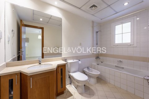 Kaupunkipientalo Dubai, Arabiemiraatit 3 makuuhuonetta, 345 m2 № 698804 - kuva 17