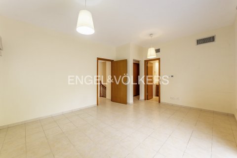 Kaupunkipientalo Dubai, Arabiemiraatit 3 makuuhuonetta, 345 m2 № 698804 - kuva 16
