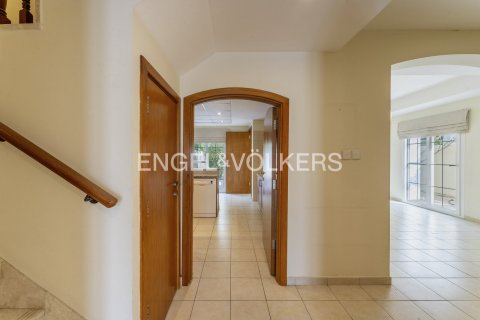 Kaupunkipientalo Dubai, Arabiemiraatit 3 makuuhuonetta, 345 m2 № 698804 - kuva 10