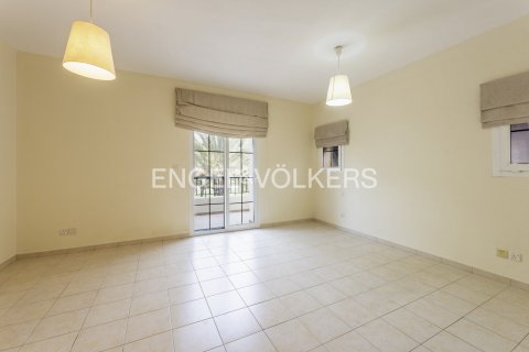 Kaupunkipientalo Dubai, Arabiemiraatit 3 makuuhuonetta, 345 m2 № 698804 - kuva 15