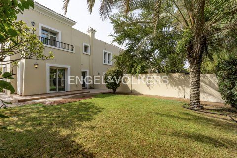 Kaupunkipientalo Dubai, Arabiemiraatit 3 makuuhuonetta, 345 m2 № 698804 - kuva 24