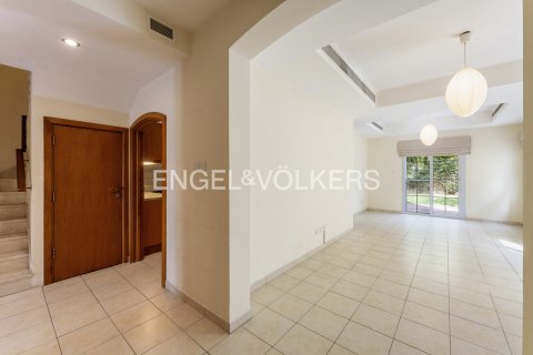 Kaupunkipientalo Dubai, Arabiemiraatit 3 makuuhuonetta, 345 m2 № 698804 - kuva 3