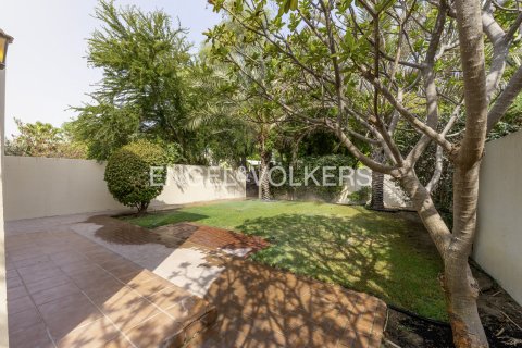 Kaupunkipientalo Dubai, Arabiemiraatit 3 makuuhuonetta, 345 m2 № 698804 - kuva 22