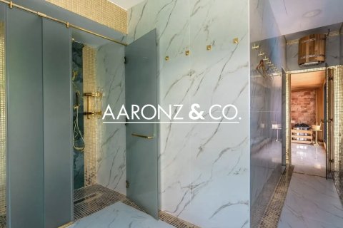 Villa te huur in Jumeirah Park, Dubai, VAE 4 slaapkamers, 740 vr.m., nr 698802 - foto 11