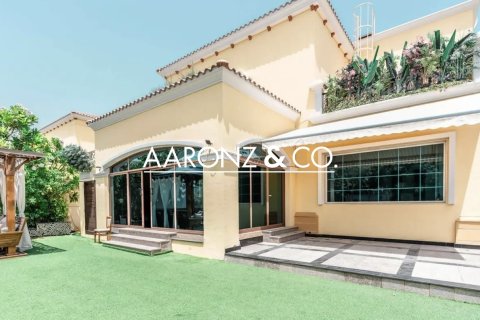 וילה ב Jumeirah Park, Dubai, איחוד האמירויות 4 חדרי שינה, 740 מ