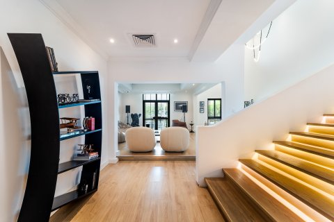 Jumeirah Islands, Dubai, संयुक्त अरब अमीरात में विला, 4 बेडरूम, 511 वर्ग मीटर, संख्या 698808 - फ़ोटो 6