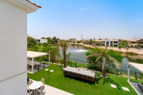 Villa in Jumeirah Islands, Dubai, VAE 4 slaapkamers, 511 vr.m. nr 698808