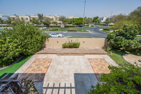 Villa en alquiler en Mudon, Dubai, EAU 3 dormitorios, 332.04 m2 № 768840 - foto 26