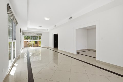 Villa en alquiler en Mudon, Dubai, EAU 3 dormitorios, 332.04 m2 № 768840 - foto 4