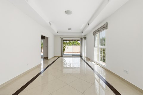 Villa en alquiler en Mudon, Dubai, EAU 3 dormitorios, 332.04 m2 № 768840 - foto 7