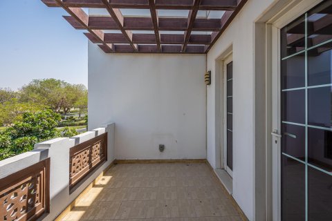Villa en alquiler en Mudon, Dubai, EAU 3 dormitorios, 332.04 m2 № 768840 - foto 10